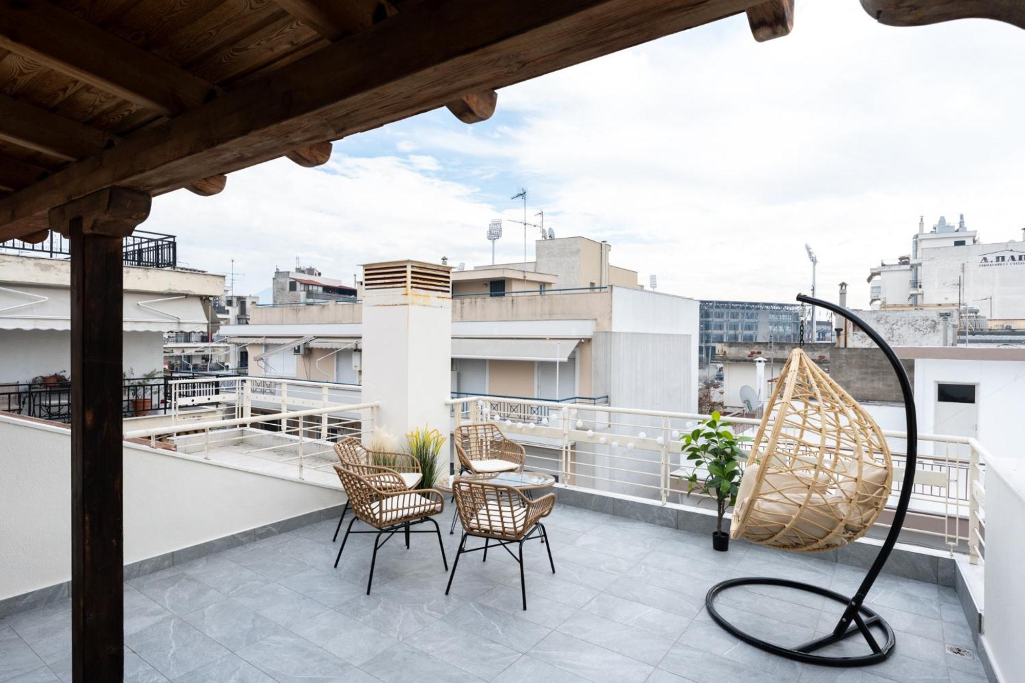 Pomegranate Luxury Penthouse Maisonette With Beautiful Terrace & Free Parking By Binobi ! 塞萨洛尼基 外观 照片